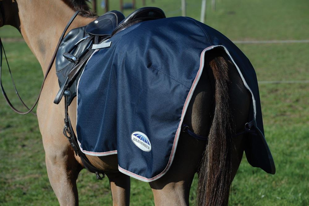 Weatherbeeta Essential Fleece Lined Quarter Sheet (Navy/Silver/Red)