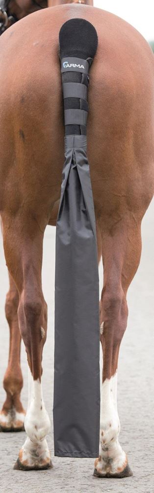 Shires Tail Guard with Detachable Tail Bag