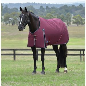 Weatherbeeta Comfitec Essential Turnout Standard Neck - 0g (Burgundy/Navy)