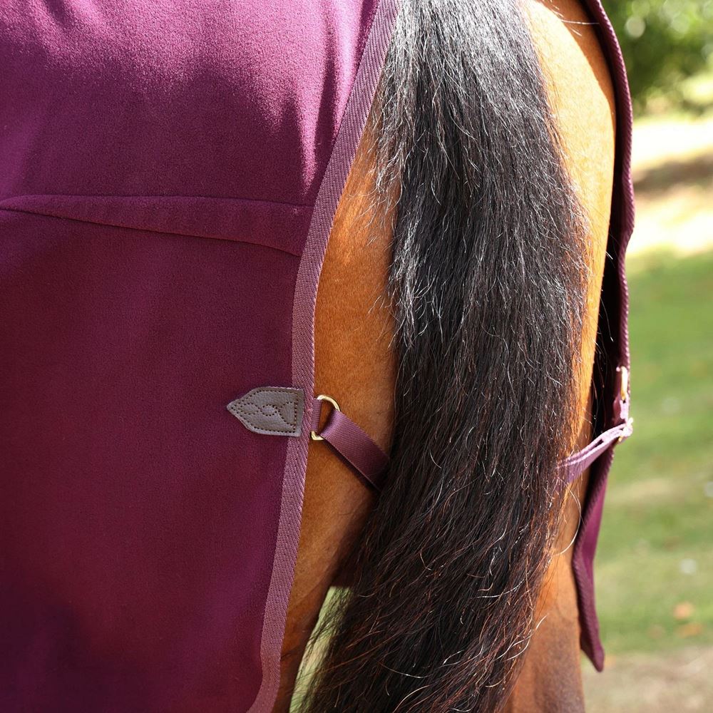 Shires Deluxe Fleece Rug (Black Cherry)