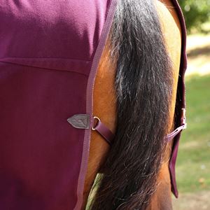 Shires Deluxe Fleece Rug (Black Cherry)