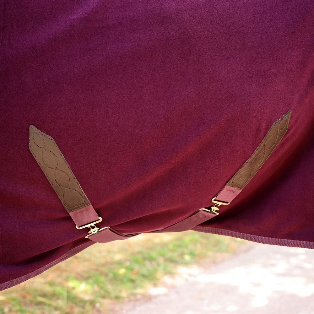 Shires Deluxe Fleece Rug (Black Cherry)