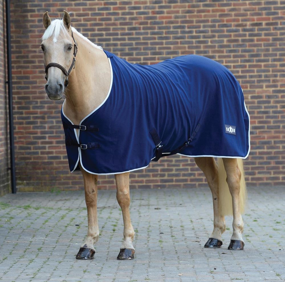 Saxon Defiant Standard Neck Fleece Rug