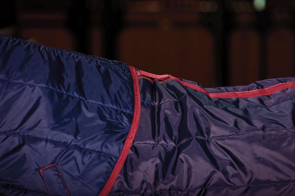 Weatherbeeta Comfitec 210D Channel Quilt Stable Combo - 220g (Navy/Burgundy)