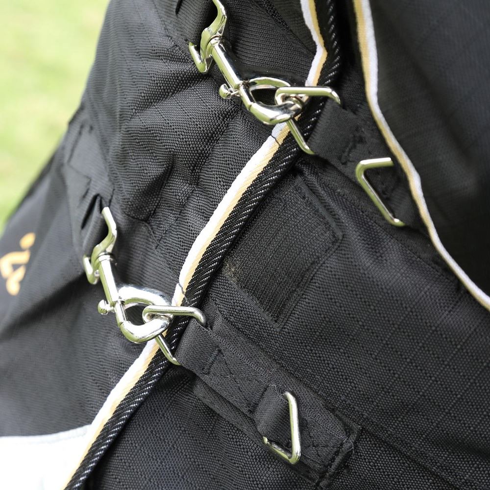 Shires Highlander Plus 200 Turnout Rug (Black)