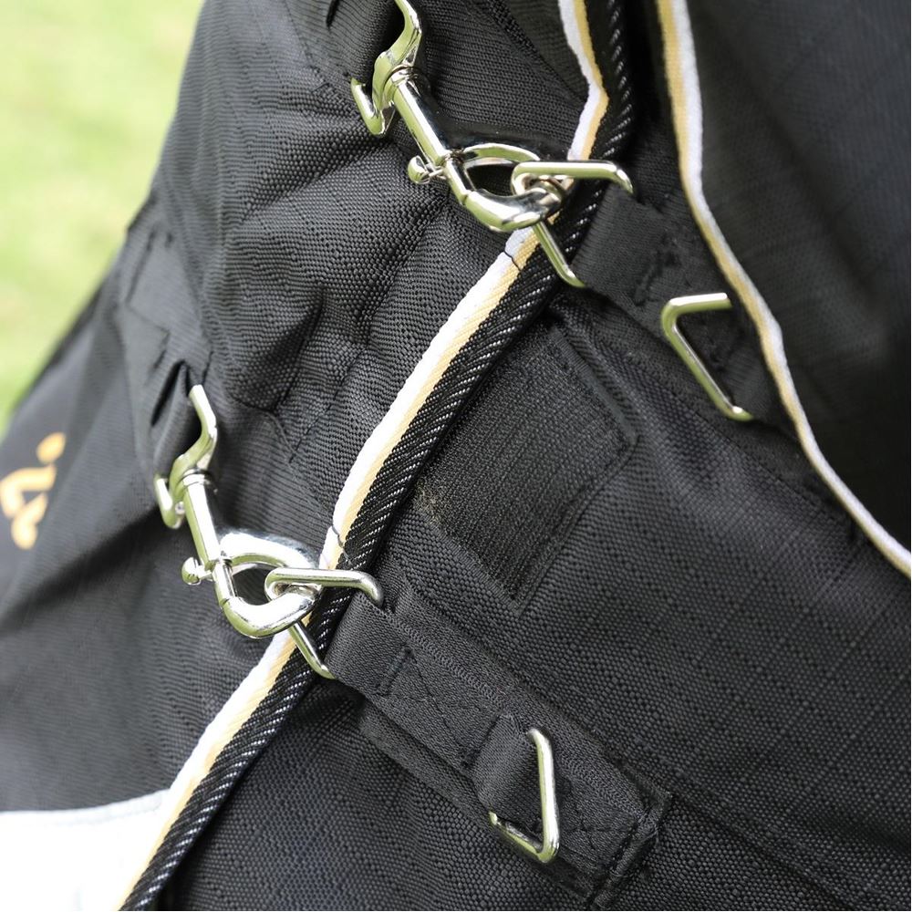 Shires Highlander Plus 200 Turnout Rug (Black)