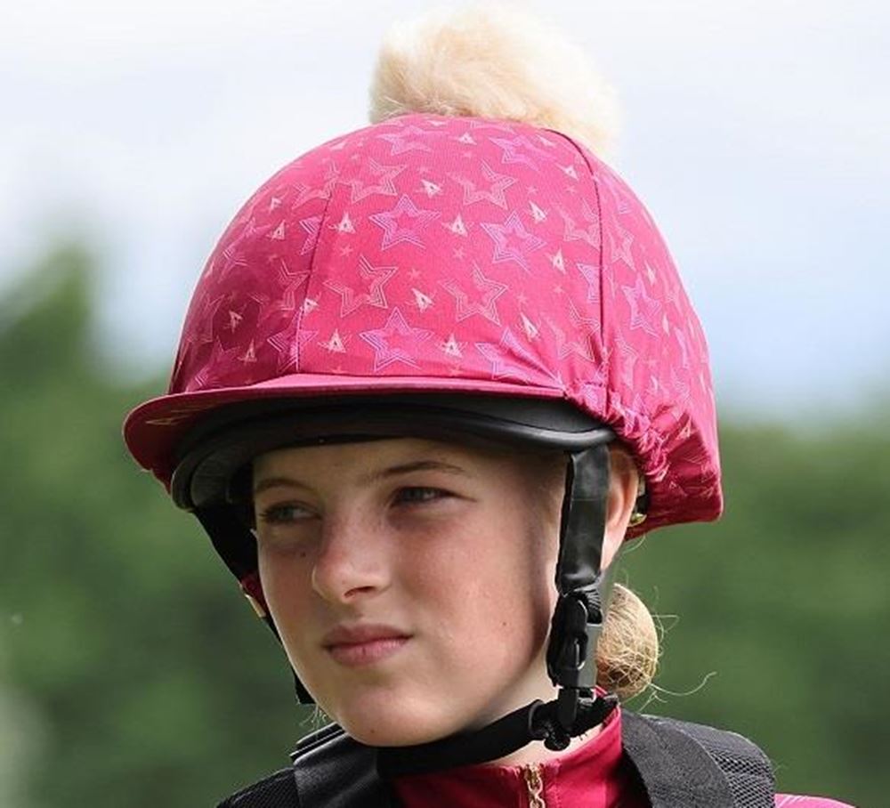 Shires Aubrion Hyde Park Riding Hat Cover - Young Rider (Star)