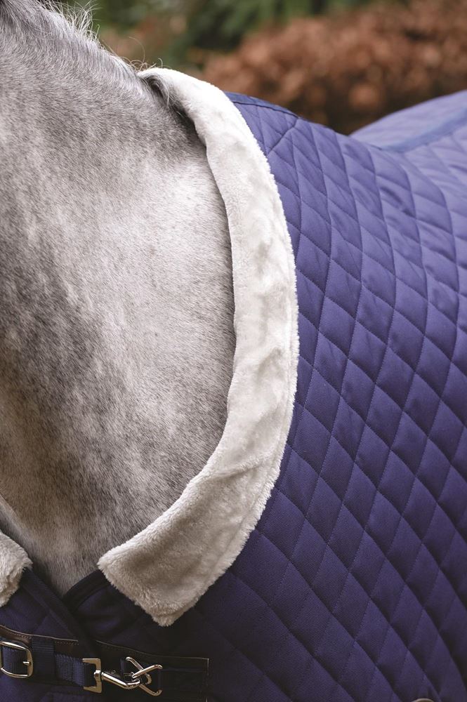 Weatherbeeta Comfitec Deluxe Diamond Quilt Standard Neck Stable Rug