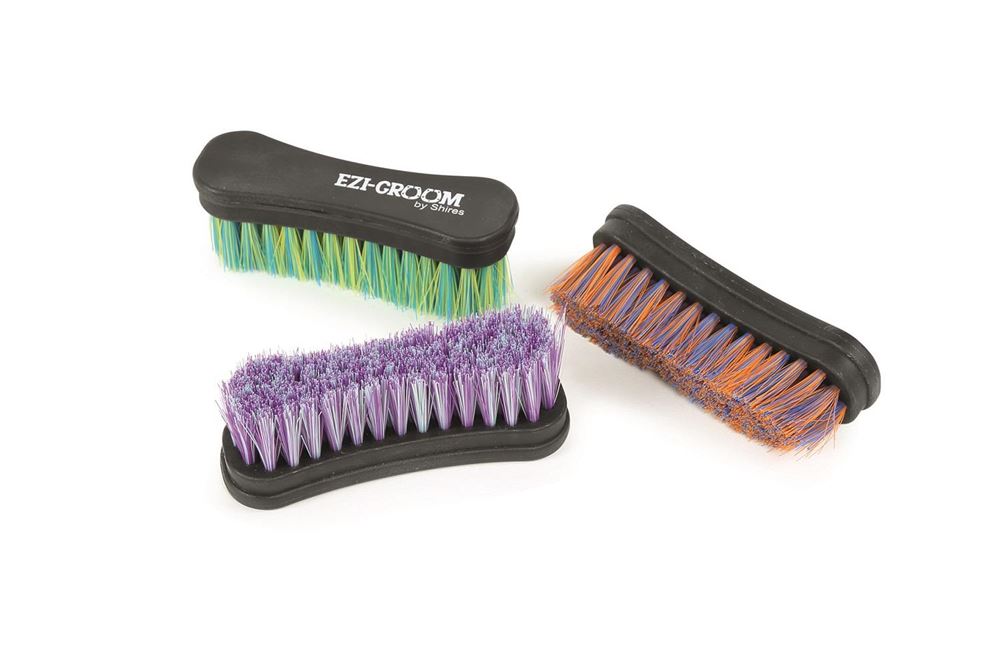 Shires Ezi-Groom Shape Up Face Brush 